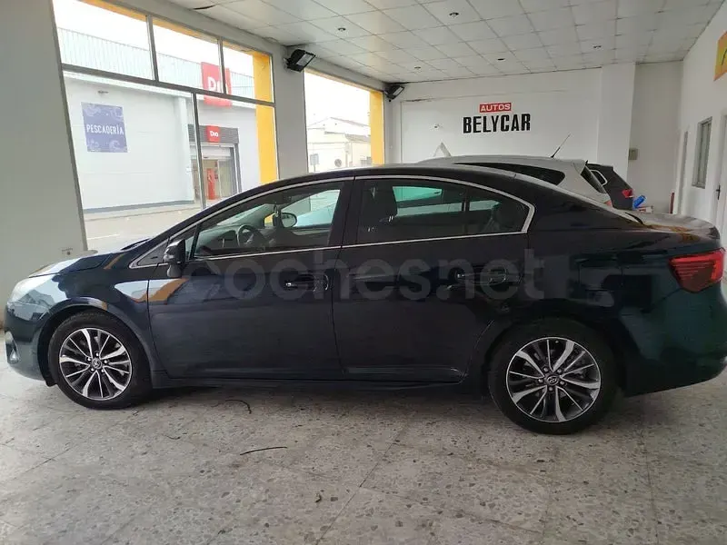Usado Toyota Avensis Advance 143 CV (105 kW) 2018 Azul Berlina