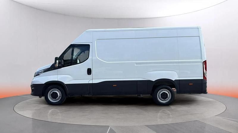Usado Iveco Daily 156 CV (114 kW) 2023 Blanco Berlina