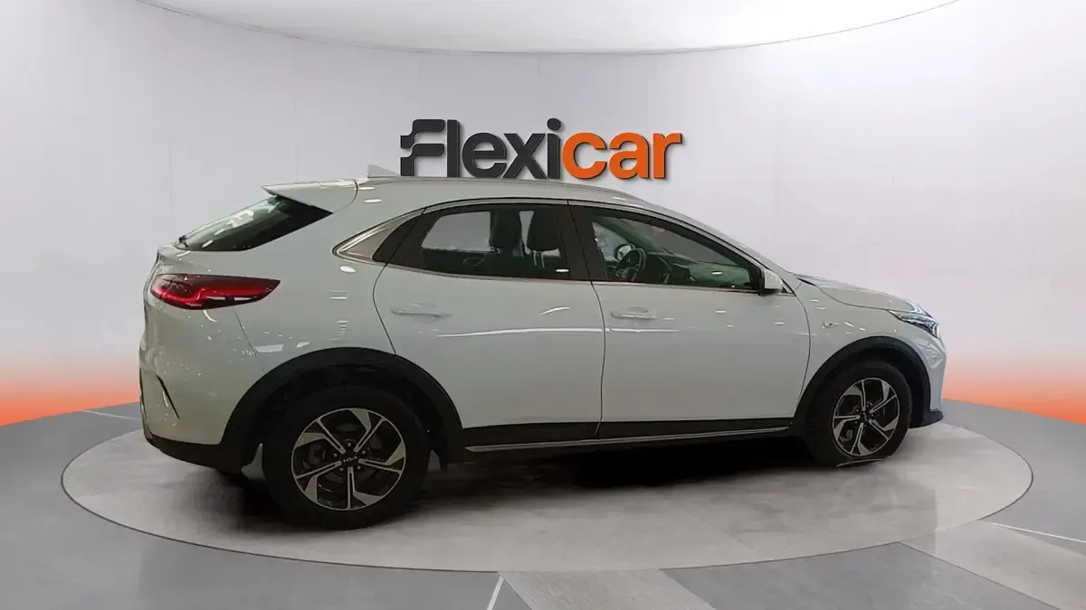 Usado Kia XCeed 101 CV (74 kW) 2024 Blanco SUV
