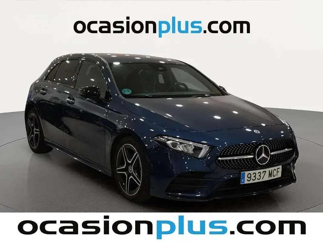 Usado Mercedes A180 116 CV (85 kW) 2022 Azul Utilitario