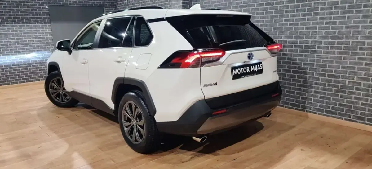 Usado Toyota RAV4 Hybrid Advance 222 CV (163 kW) 2022 Blanco SUV