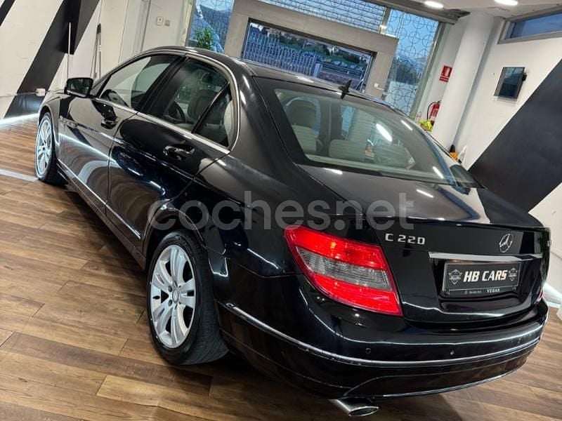 Usado Mercedes C220 Avantgarde 170 CV (125 kW) 2010 Negro Berlina