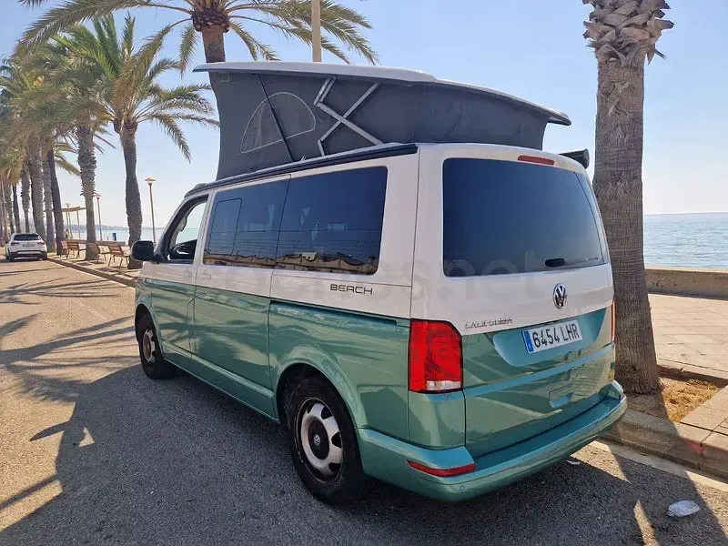 Usado VW California Beach 150 CV (110 kW) 2020 Verde Van