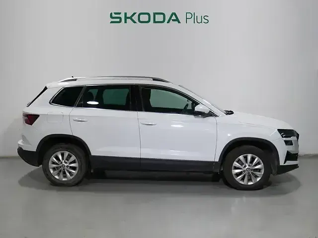 Usado Skoda Karoq Ambition 115 HP (84 kW) 2022 Branco SUV