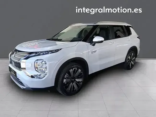 Usado Mitsubishi Outlander P-HEV 306 CV (225 kW) 2026
