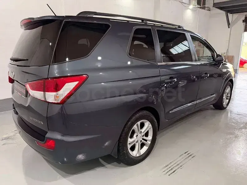 Usado SsangYong Rodius Limited 178 CV (130 kW) 2018 Azul Monovolumen
