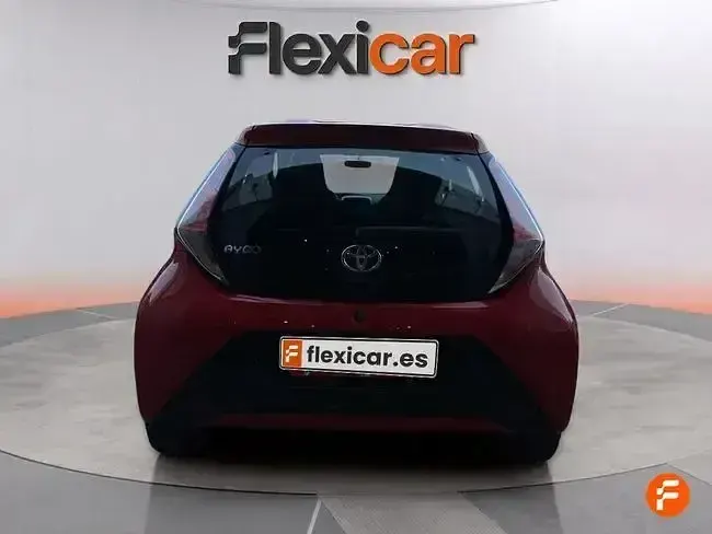 Używany Toyota Aygo X-play 72 KM (52 kW) 2018 Czerwony Hatchback