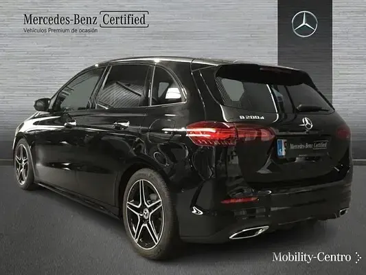 Usado Mercedes B200 150 CV (110 kW) 2025 Negro noche Utilitario