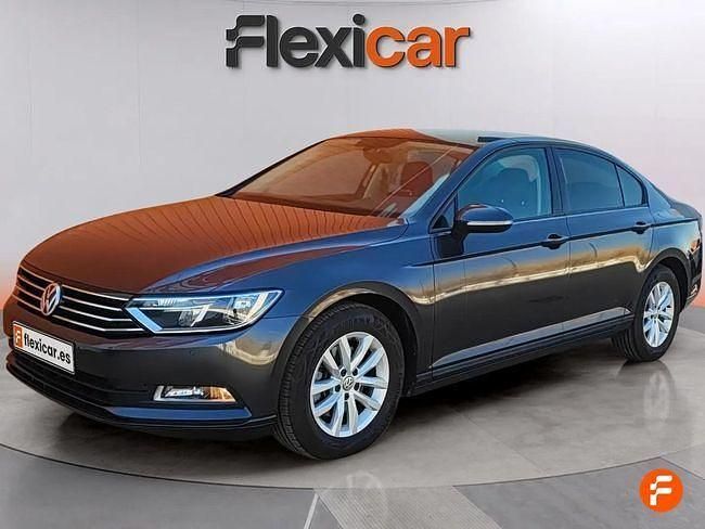 Usado VW Passat Business 120 CV (88 kW) 2019 Negro Familiar