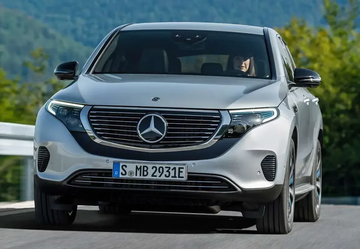 Usado Mercedes EQC400 300 kW (408 CV) 2022 Gris SUV