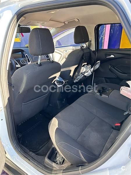 Usado Ford Focus Trend 115 CV (84 kW) 2013 Blanco Familiar