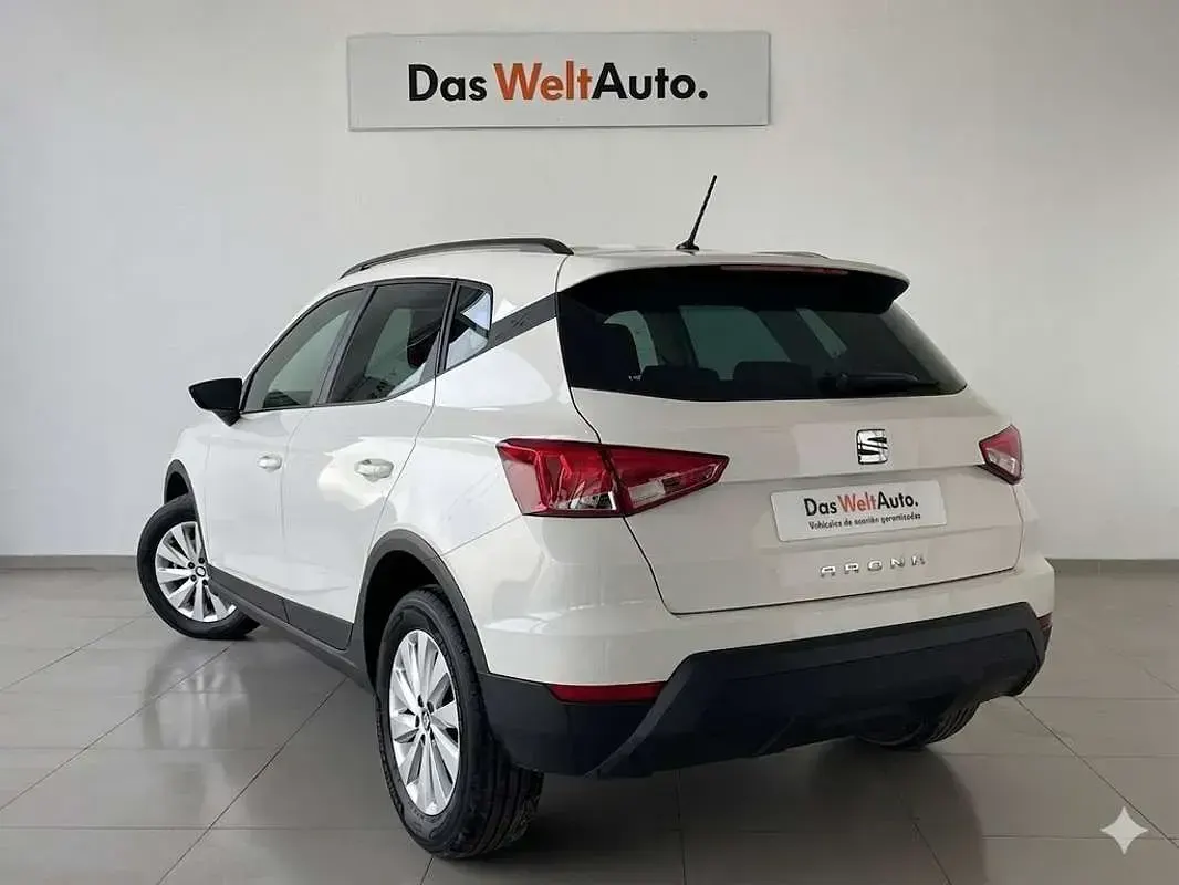 Usado Seat Arona Ecomotive 116 CV (85 kW) 2019 Blanco SUV
