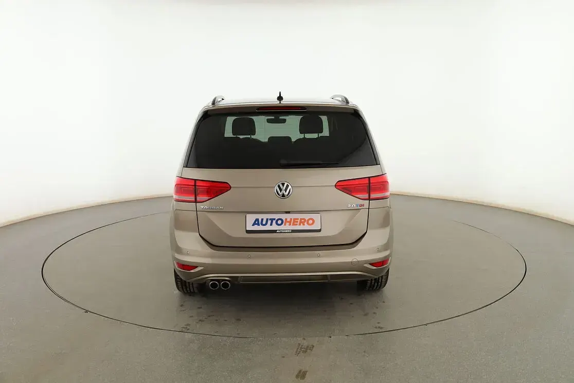 Usado VW Touran Advance 150 CV (110 kW) 2017 Amarillo Monovolumen