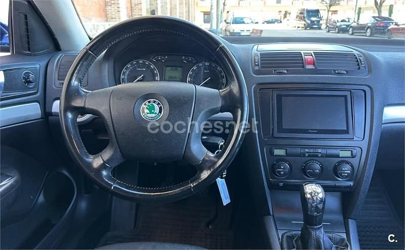 Usado Skoda Octavia 105 CV (77 kW) 2008 Azul Berlina