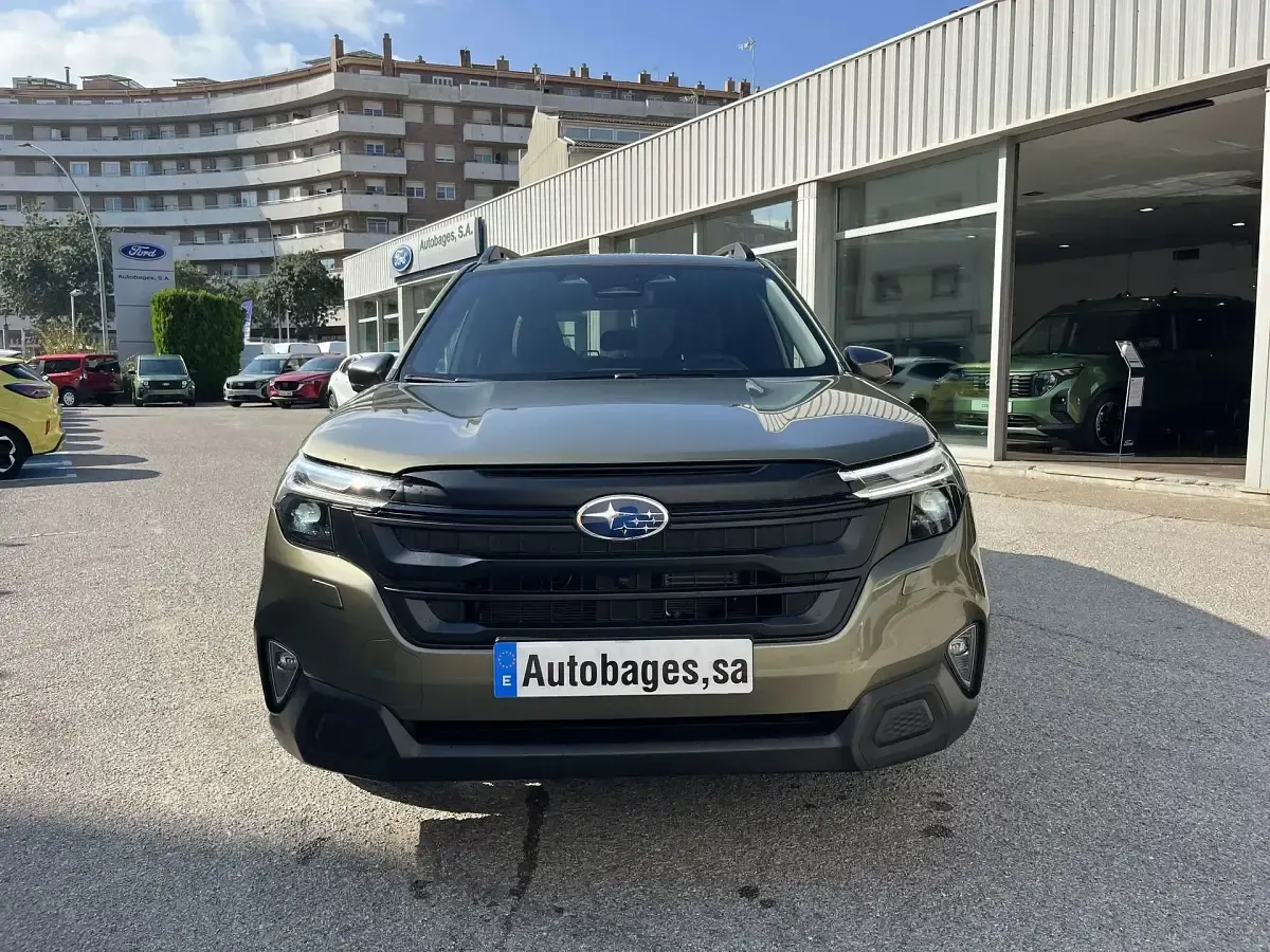 Nuevo Subaru Forester 152 CV (111 kW) 2025 Verde SUV