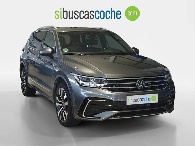 Gris/plata Usado 2024 VW Tiguan Allspace R-line SUV | 42.990 € (Un poco caro) - Imagen 1/4