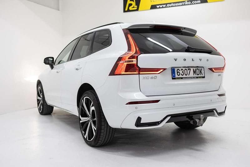 Usado Volvo XC60 Plus 200 CV (147 kW) 2023 Blanco SUV