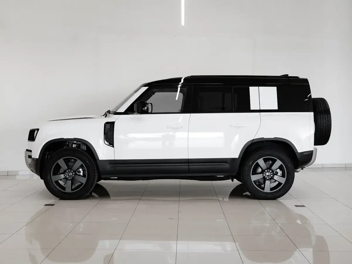 Usado Land Rover Defender S 249 CV (183 kW) 2025 Blanco SUV