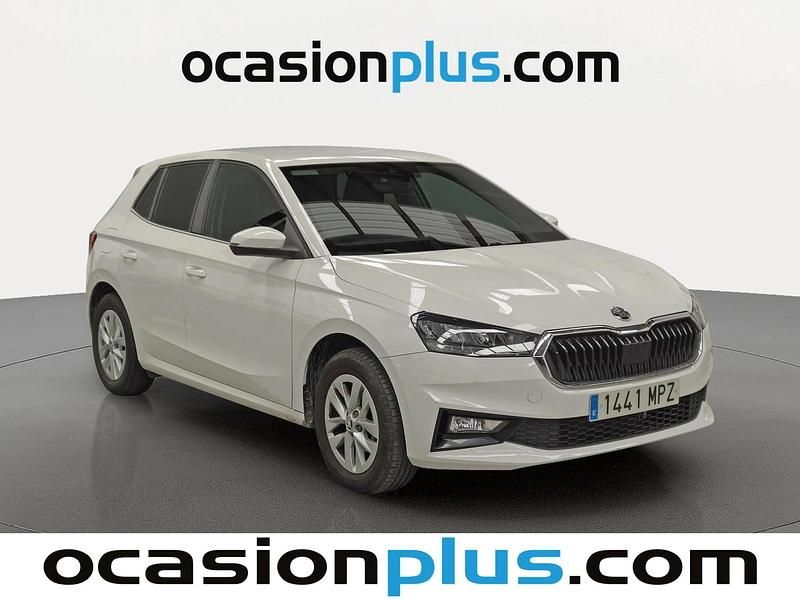 Usado Skoda Fabia Selection 95 CV (69 kW) 2024 Blanco Utilitario