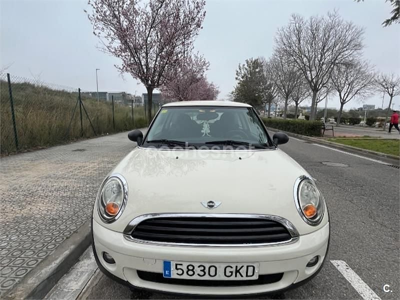 Usado Mini ONE 90 CV (66 kW) 2008 Beige Utilitario