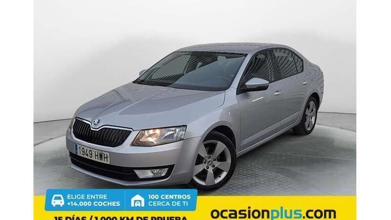 Plateado Usado 2014 Skoda Octavia Elegance Utilitario | 11.700 € (Precio justo) - Imagen 1/1