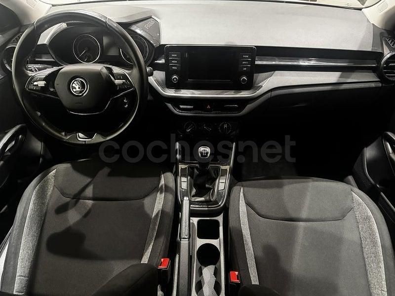 Usado Skoda Fabia Active 95 HP (69 kW) 2022 Cinzento Sedan