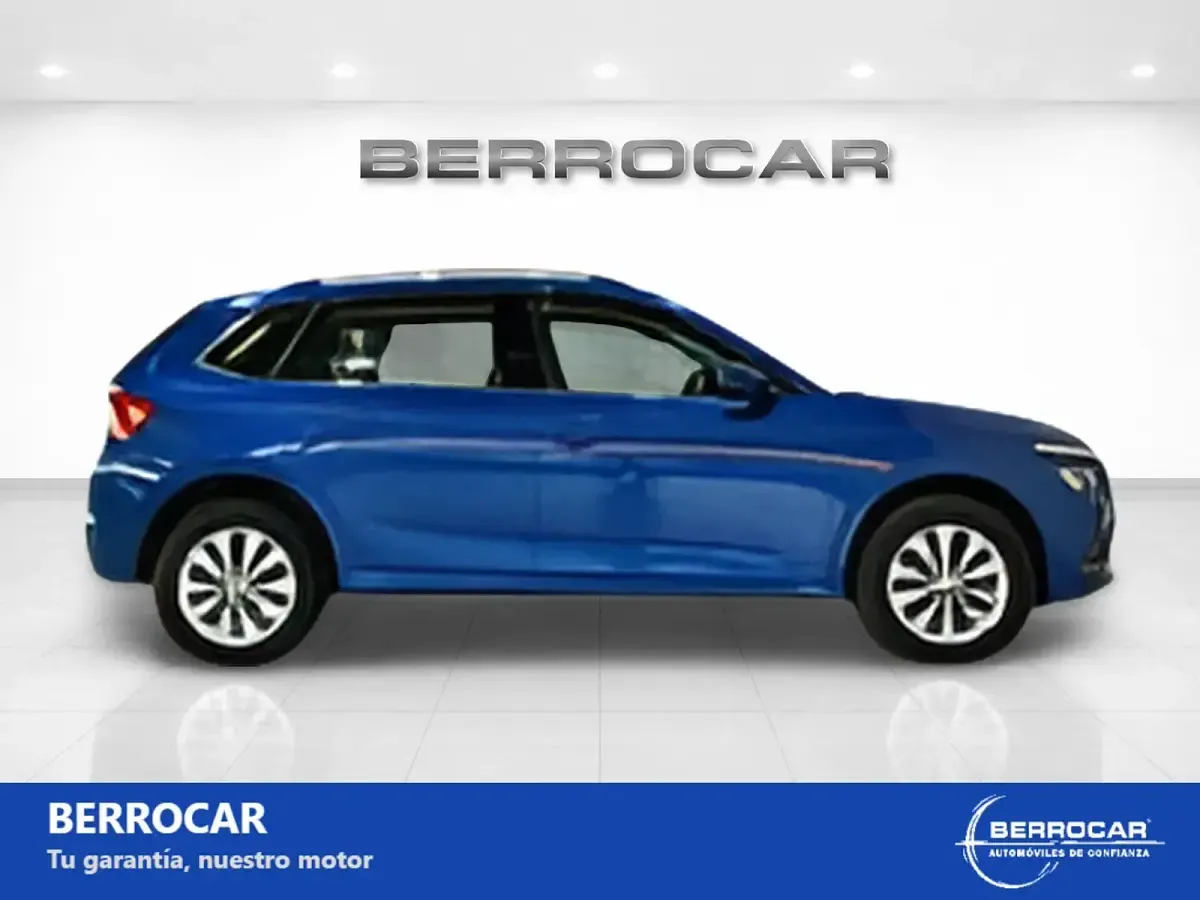 Usado Skoda Kamiq Ambition 110 CV (80 kW) 2021 Azul SUV