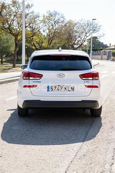Begagnad Hyundai i30 120 HK (88 kW) 2018 Vit Kombi
