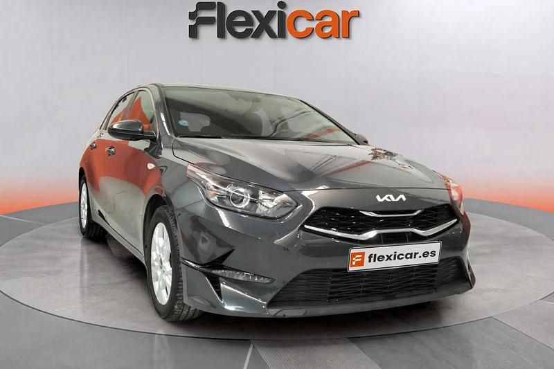 Gris Usado 2023 Kia Ceed Utilitario | 13.990 € (Super precio) - Imagen 1/4