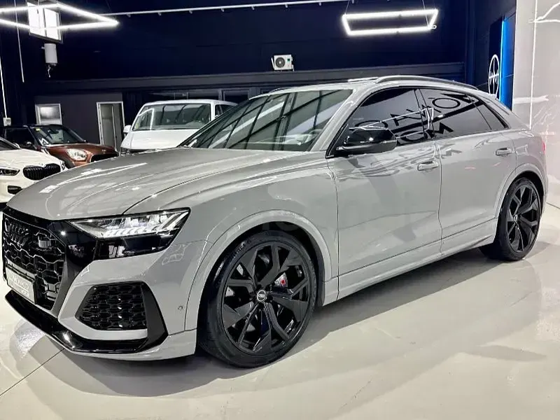 Usado Audi RS Q8 600 CV (441 kW) 2022 Gris / plata SUV