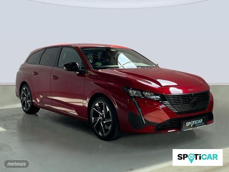 Usado Peugeot 308 Allure 130 CV (95 kW) 2022 Rojo Familiar