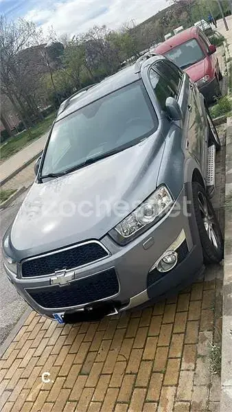 Usado Chevrolet Captiva LTZ 184 CV (135 kW) 2012 Gris / plata SUV