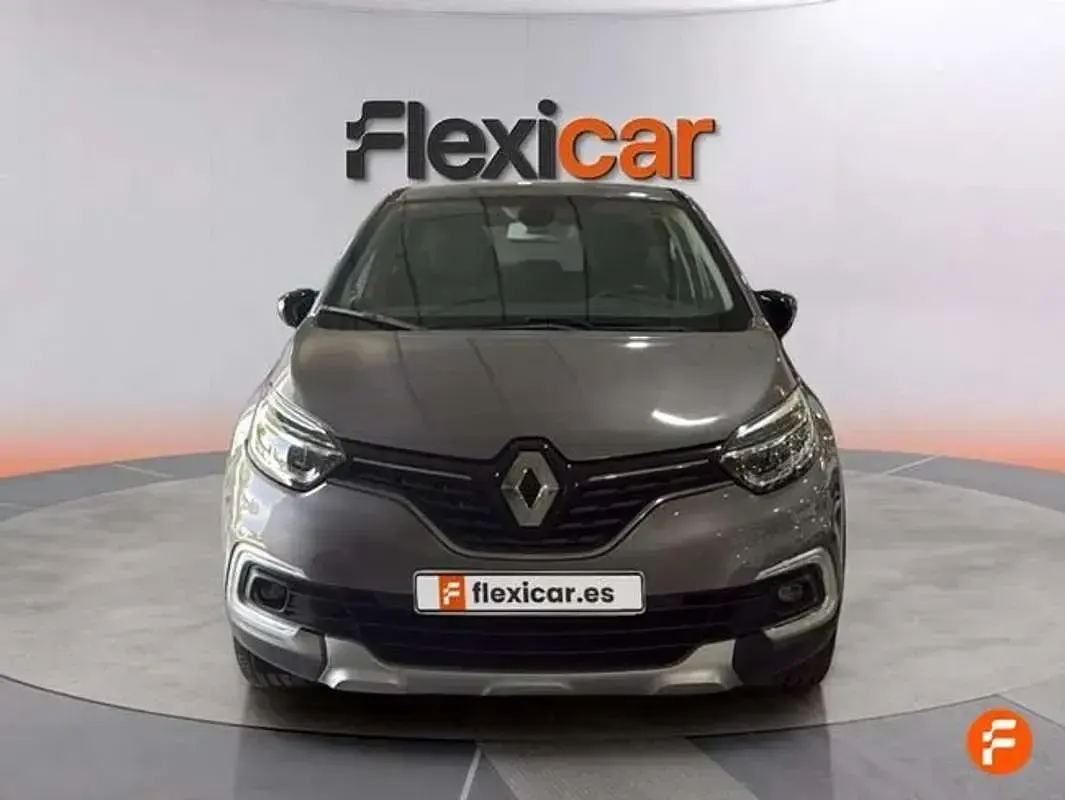 Usado Renault Captur Zen 118 CV (86 kW) 2017 Gris SUV