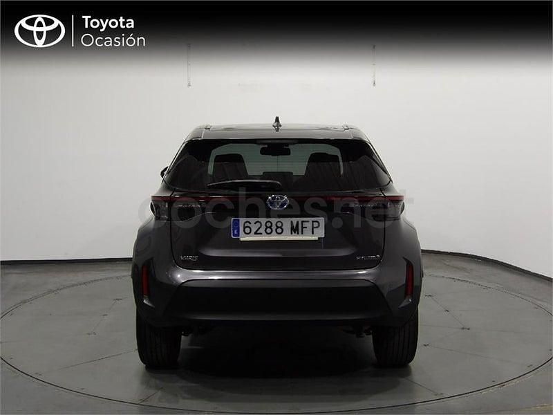 Usado Toyota Yaris Cross Style 116 CV (85 kW) 2023 Gris / plata SUV