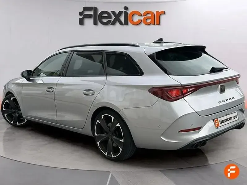 Usado Cupra Leon 300 CV (220 kW) 2021 Gris / plata Berlina