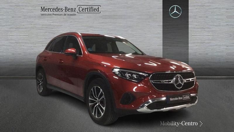 Usado Mercedes GLC220 197 CV (144 kW) 2023 Hyacinth red  metallic paint