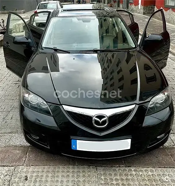 Usado Mazda 3 Sportive 109 CV (80 kW) 2007 Negro Berlina