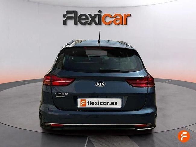 Usado Kia Ceed 120 CV (88 kW) 2019 Azul Utilitario
