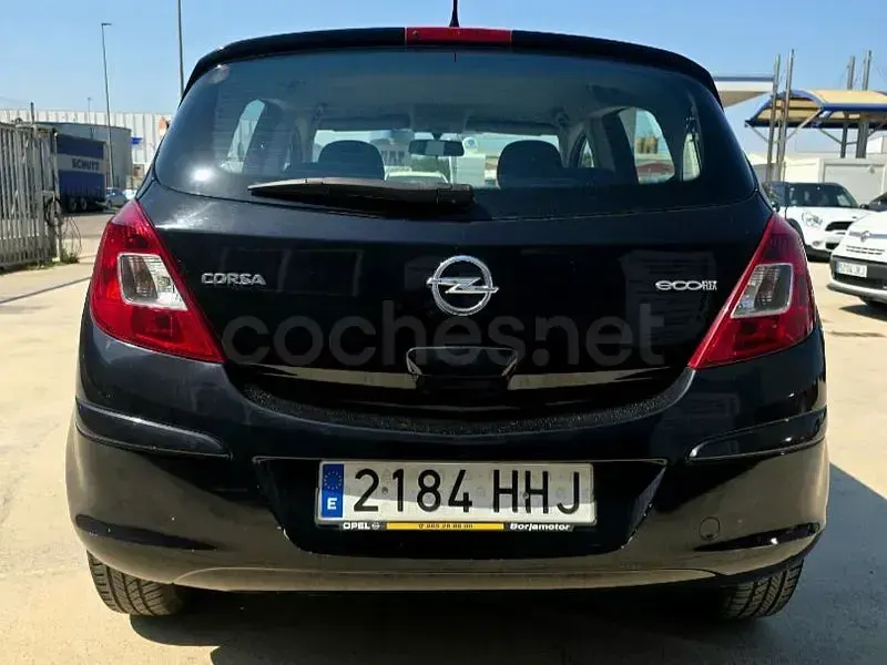 Usado Opel Corsa Selective 75 CV (55 kW) 2012 Negro Utilitario
