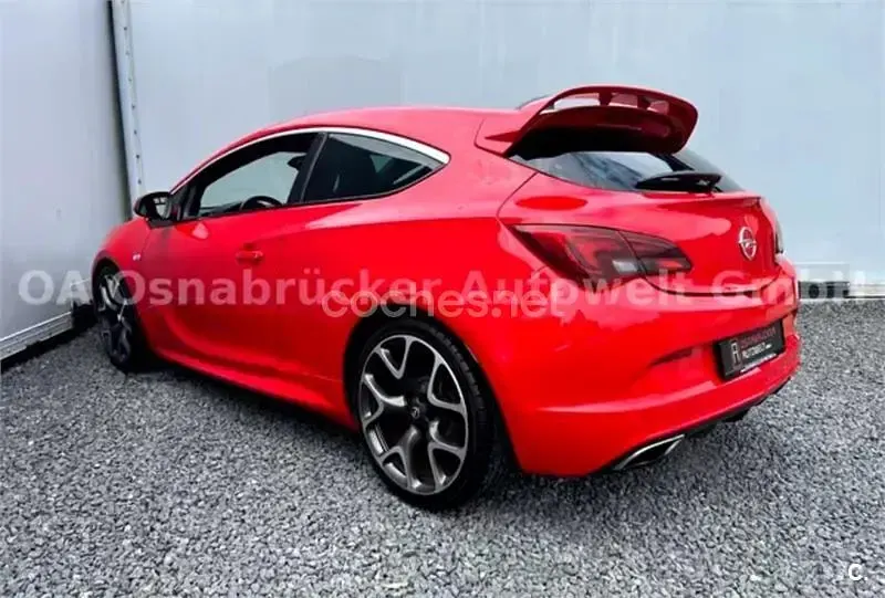 Usado Opel Astra GTC OPC 280 CV (205 kW) 2015 Rojo Berlina