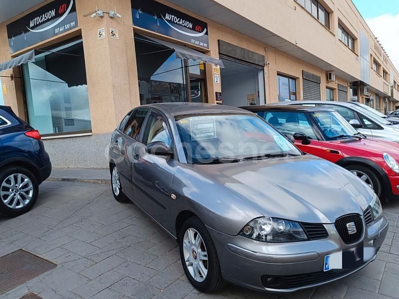Gris / plata Usado 2005 Seat Ibiza Reference Berlina | 3599 € (Un poco caro) - Imagen 1/4