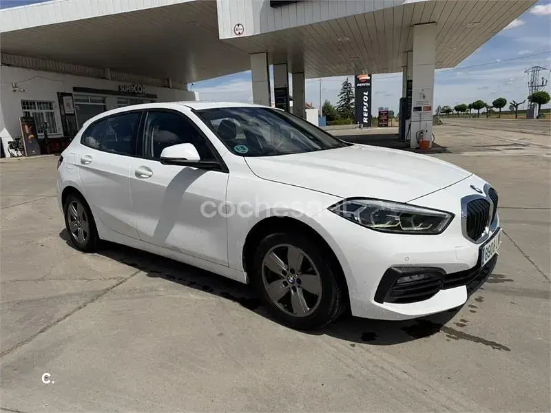 Usado BMW 116 116 CV (85 kW) 2022 Blanco Utilitario