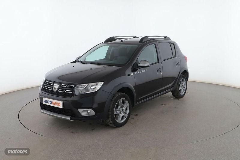 Usado Dacia Sandero Essentiel 91 CV (66 kW) 2018 Negro Utilitario