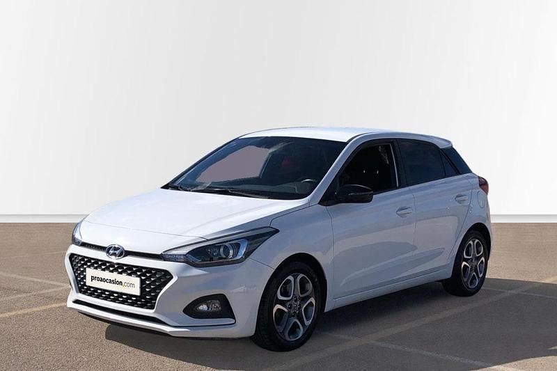 Usado Hyundai i20 100 CV (73 kW) 2019 Blanco Utilitario