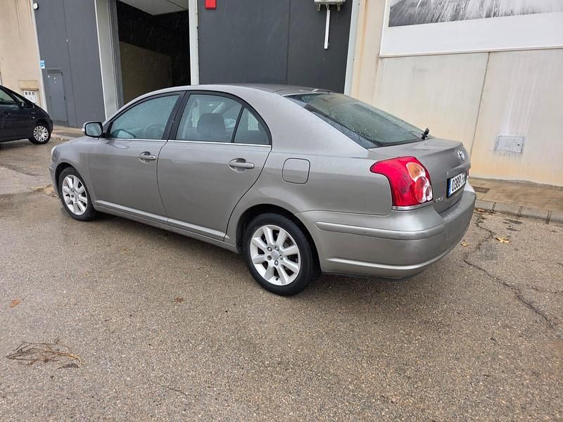 Usado Toyota Avensis Executive 177 CV (130 kW) 2006 Gris Berlina