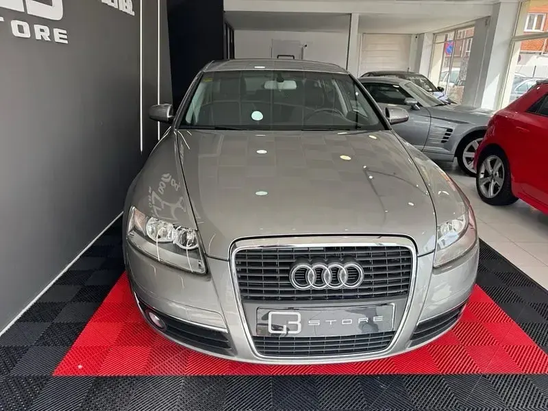 Usado Audi A6 Premium 177 CV (130 kW) 2005 Gris / plata Berlina