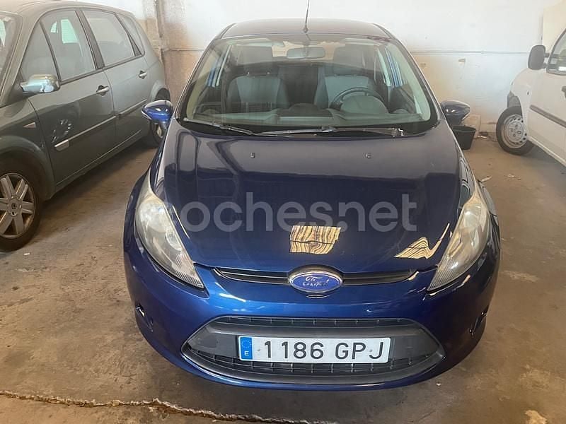 Usado Ford Fiesta Trend 82 CV (60 kW) 2010 Azul Utilitario