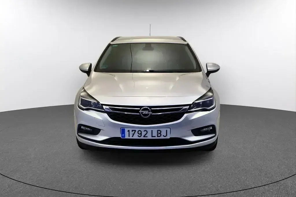 Usado Opel Astra Selective 110 CV (80 kW) 2019 Gris