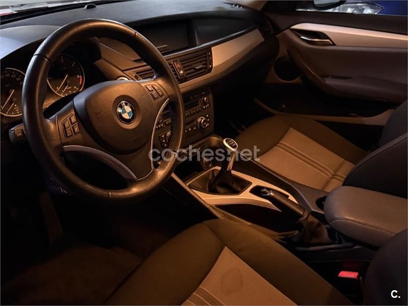 Usado BMW X1 Comfort Edition 143 CV (105 kW) 2011 Rojo SUV