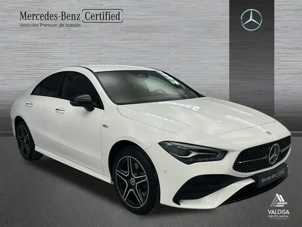 Usado Mercedes CLA250e AMG line 218 CV (160 kW) 2025 Blanco polar Coupe
